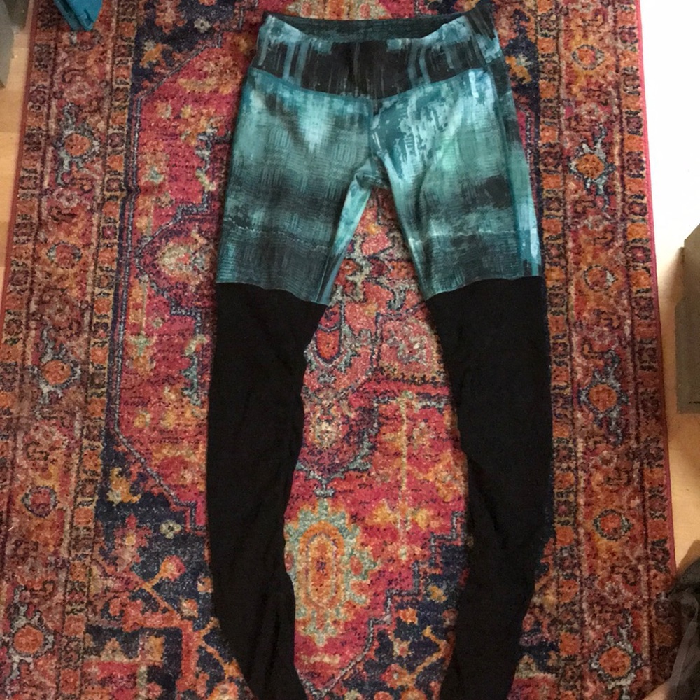 Alo Goddess Leggings - Size M